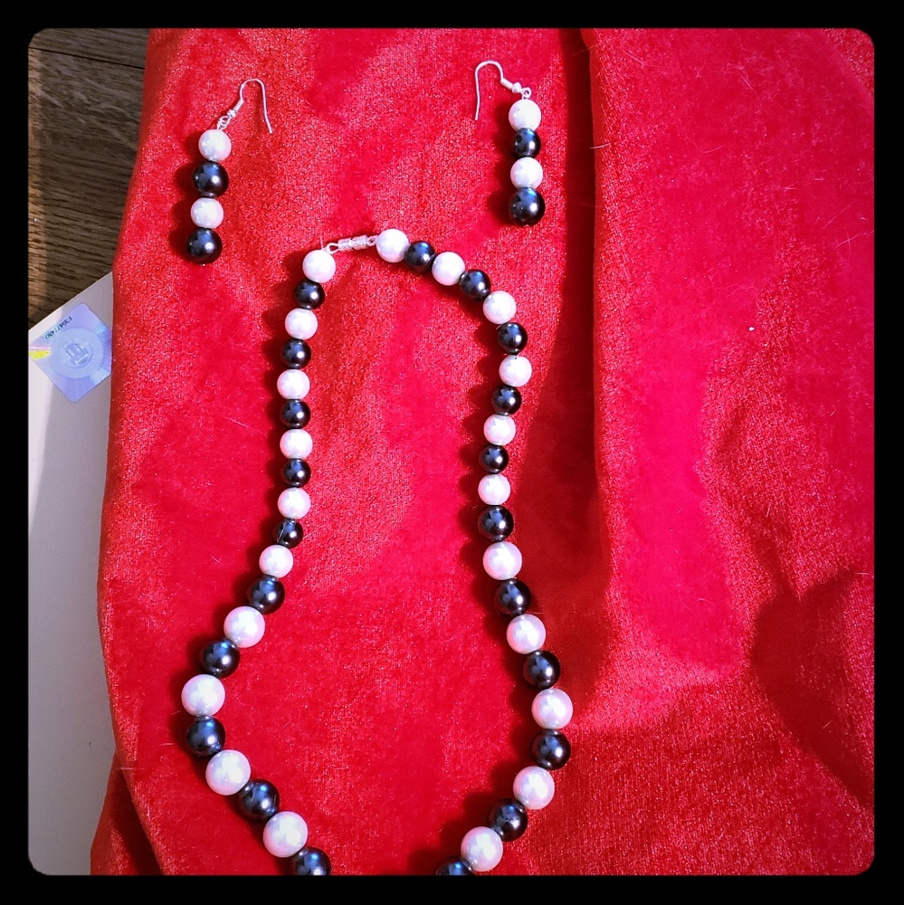 Grapphite Grey and White Faux Pearl Necklace Set